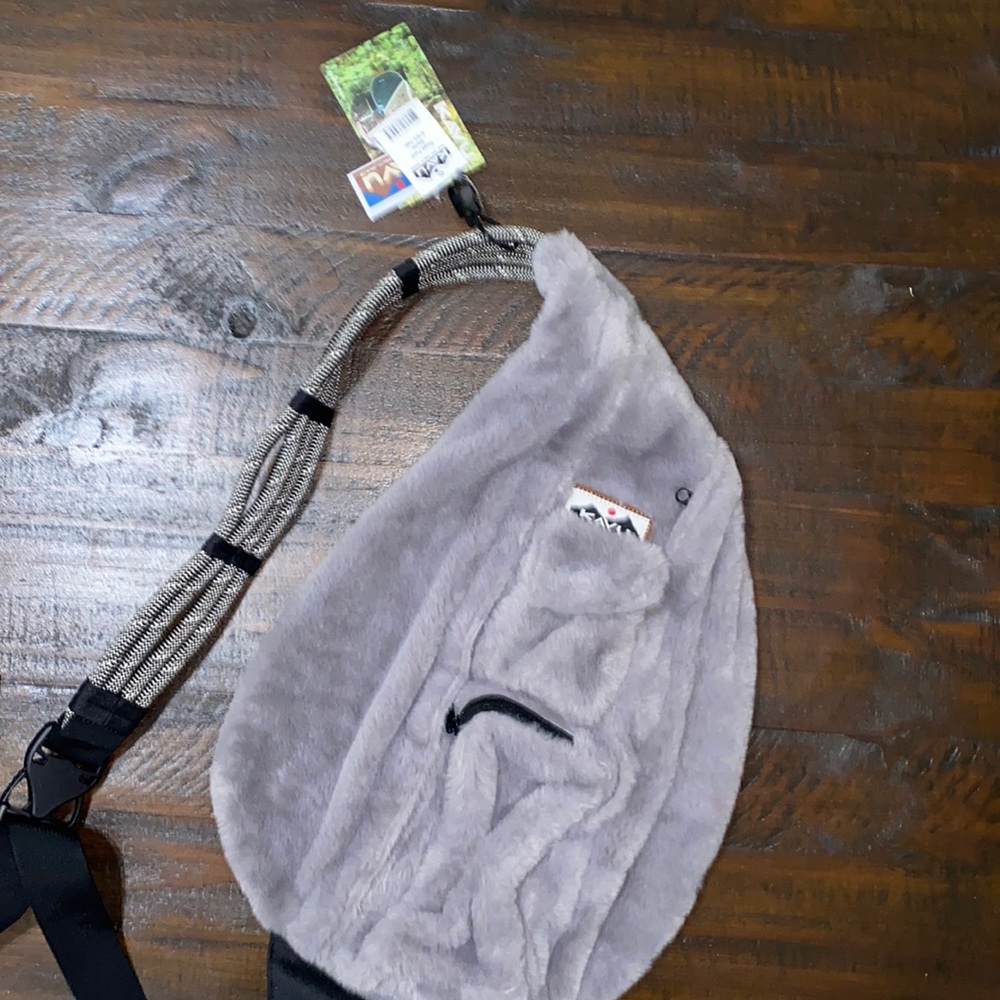 NWT Kavu Faux Fur Bag